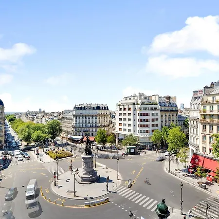 Superb Bright Clichy Montmartre Paris