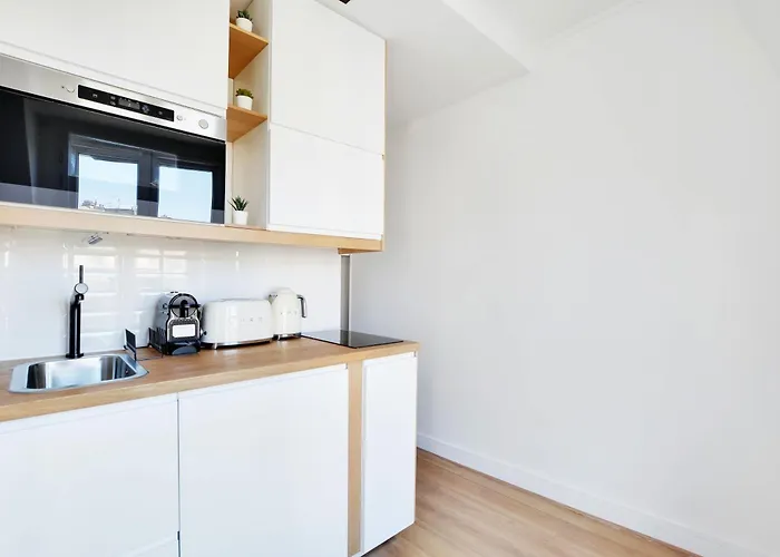 Superb Bright Clichy Montmartre Apartman *